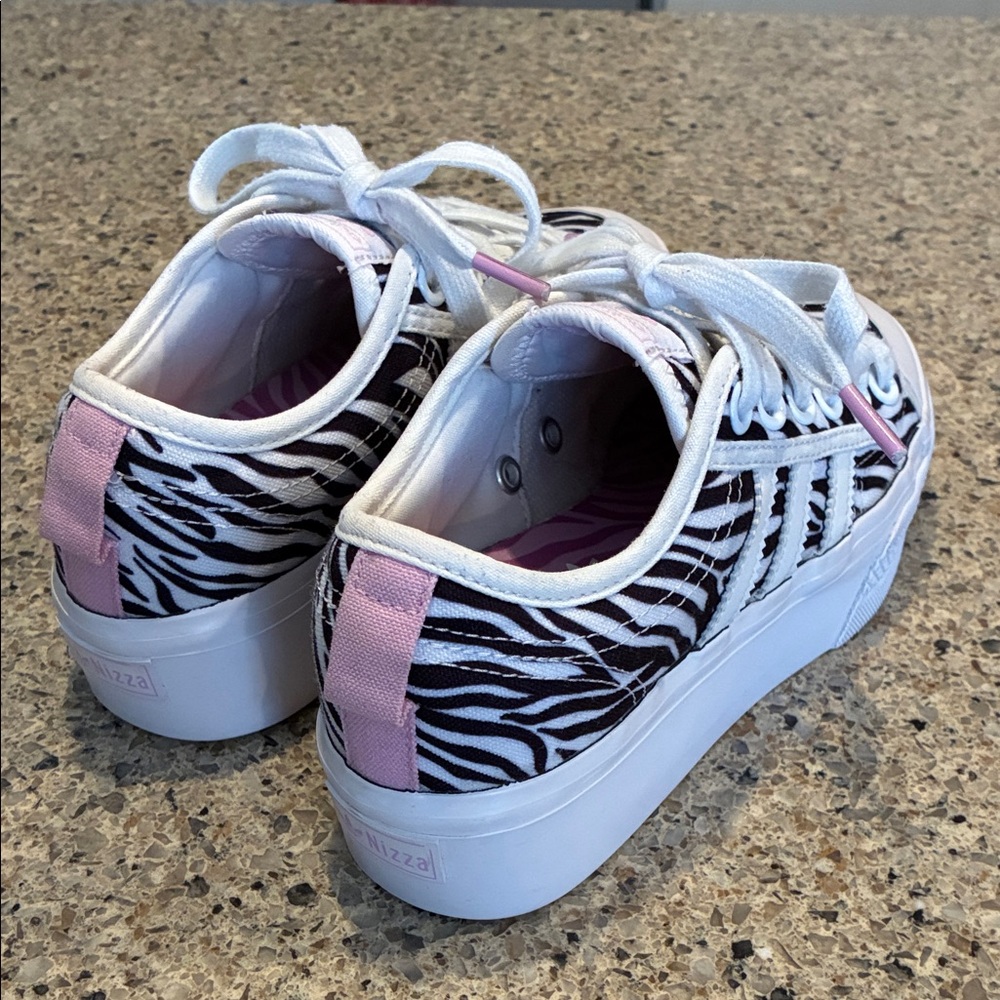 Girls Size 5 Adidas Nizza Platform Shoes Women's, Cloud White/Bliss Lilac/Core - Picture 5 of 12